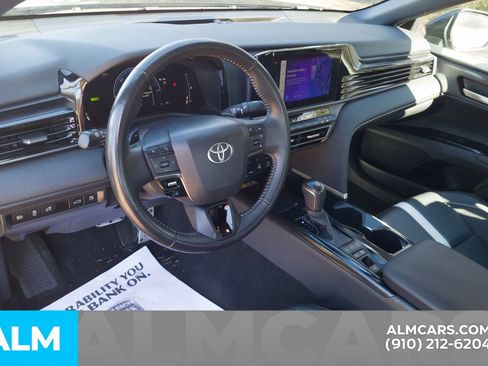 Used 2025 Toyota Camry SE image 15