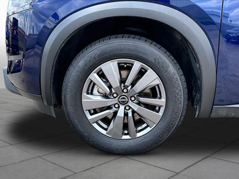 Used 2025 Nissan Pathfinder SV FWD image 10