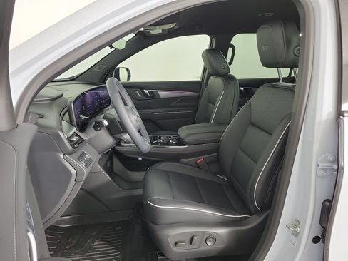 Used 2026 Buick Enclave Sport Touring w/ Power Package FWD image 16