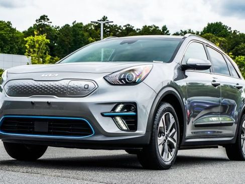 Used 2022 Kia Niro EX w/ Cold Weather Package FWD image 8