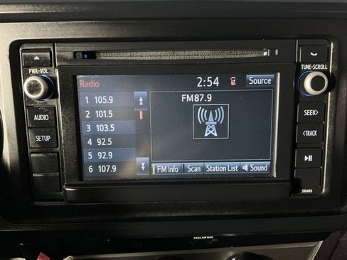 Used 2018 Toyota Tacoma SR image 20