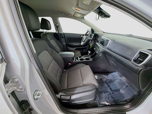Used 2020 Kia Sportage LX image 19