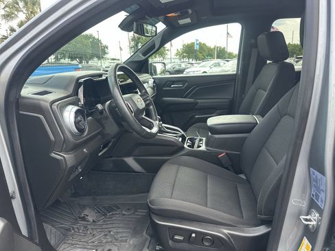 Used 2023 Chevrolet Colorado LT w/ LT Convenience Package II AWD/4WD image 16