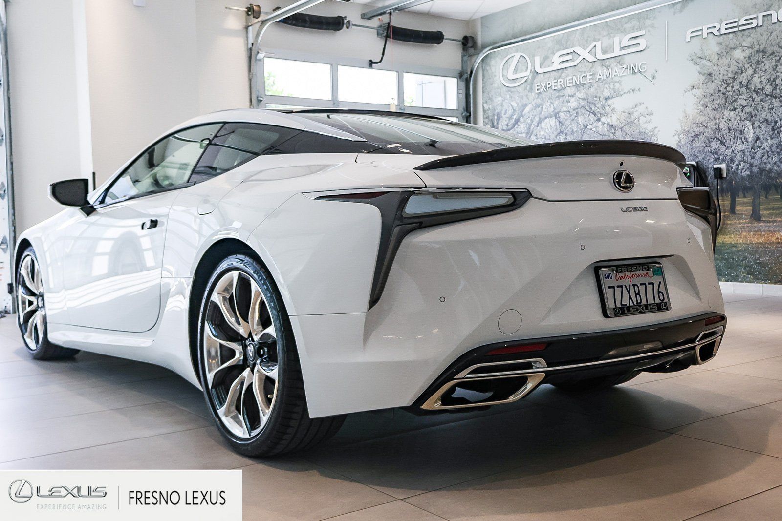 Used 2018 Lexus LC 500 Coupe w/ Sport Package RWD image 4
