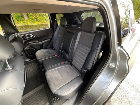 Used 2024 Mitsubishi Outlander SE image 26