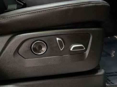Used 2021 Cadillac Escalade Luxury RWD image 69