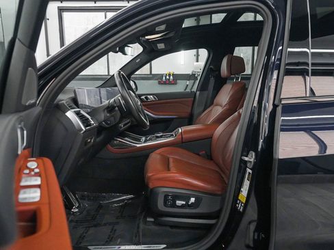 Used 2023 BMW X7 M60i w/ Executive Package image 30