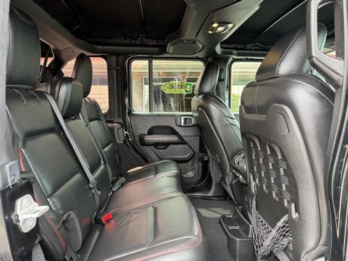 Used 2019 Jeep Wrangler Unlimited Rubicon w/ Dual Top Group AWD/4WD image 19