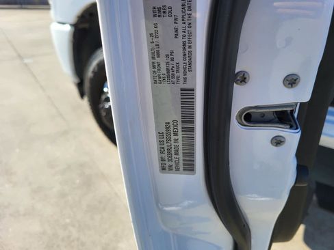 Used 2025 RAM 3500 Laramie image 28