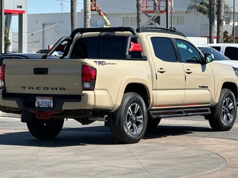 Used 2019 Toyota Tacoma TRD Sport w/ Exterior Package RWD image 4