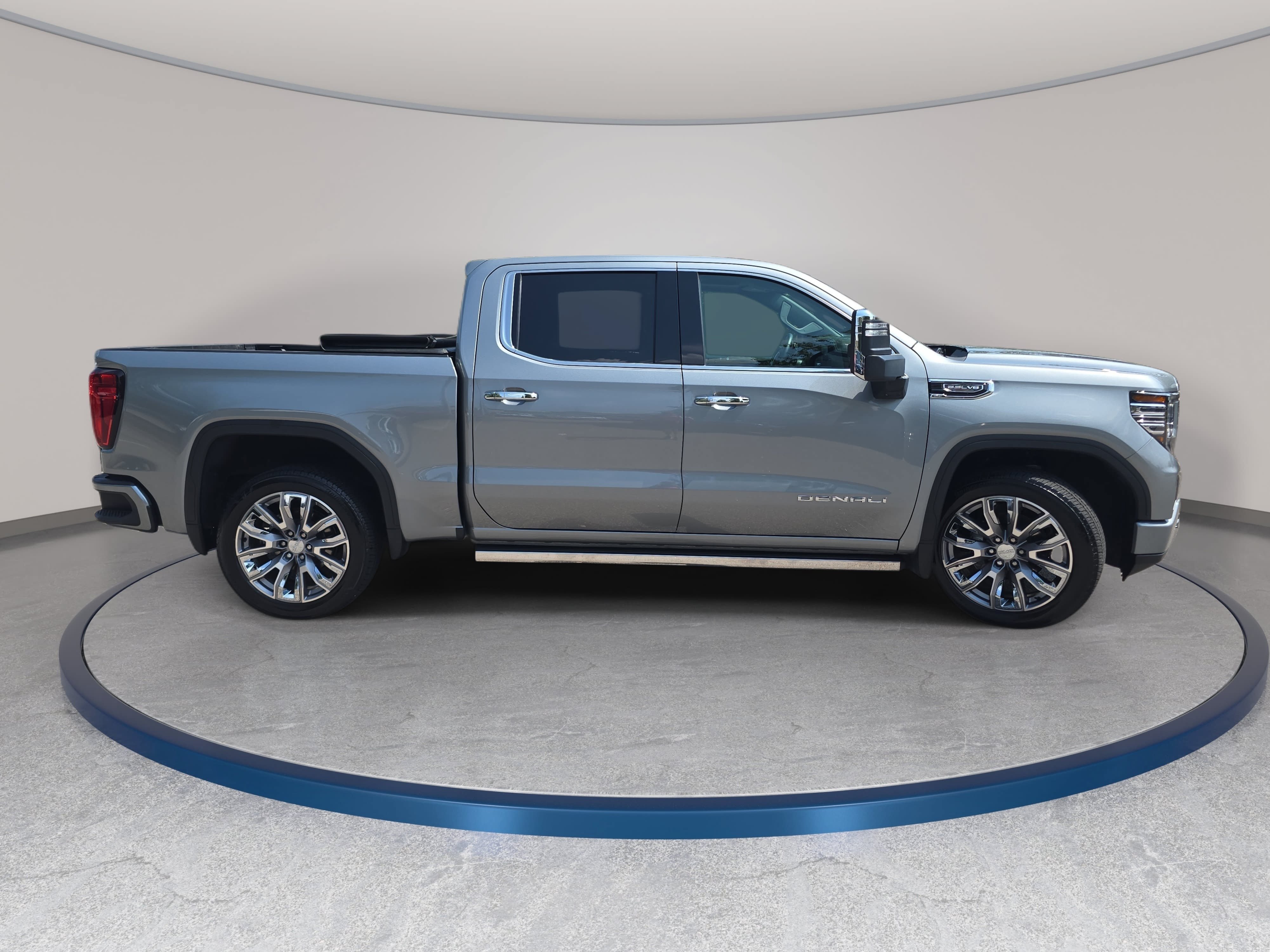 Used 2025 GMC Sierra 1500 Denali w/ Denali Reserve Package AWD/4WD image 4