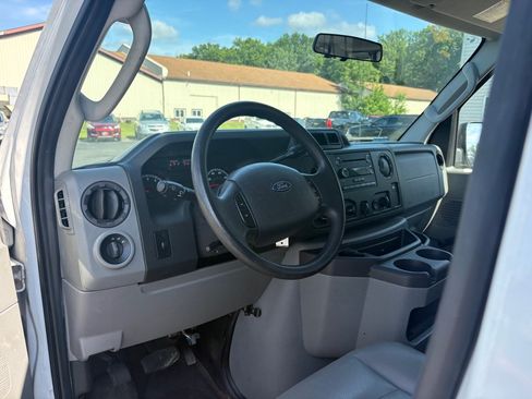 Used 2013 Ford E-350 and Econoline 350 XL RWD image 14