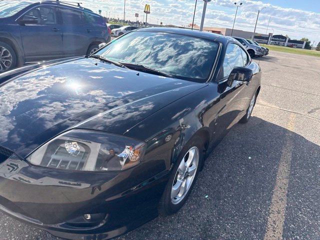 Used 2006 Hyundai Tiburon GS FWD image 2