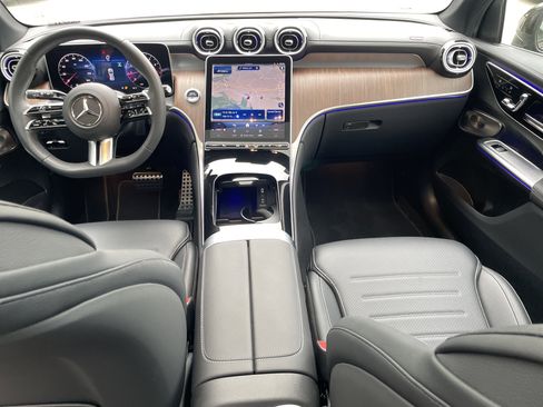 Certified 2025 Mercedes-Benz GLC 300 image 26