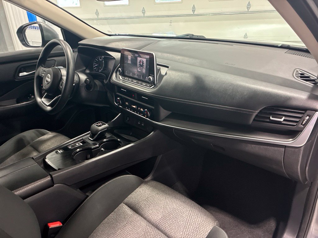 Used 2024 Nissan Rogue SV FWD image 43