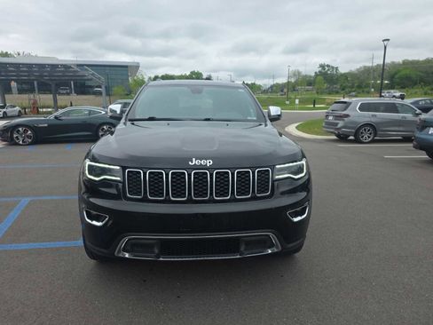 Used 2018 Jeep Grand Cherokee Limited w/ Luxury Group II AWD/4WD image 2