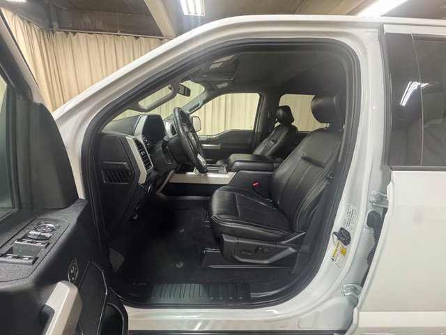 Used 2019 Ford F150 Lariat w/ Equipment Group 502A Luxury AWD/4WD image 16