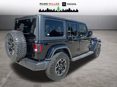 Used 2019 Jeep Wrangler Unlimited Sahara AWD/4WD image 5