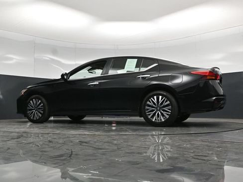 Used 2024 Nissan Altima 2.5 SV AWD/4WD image 52