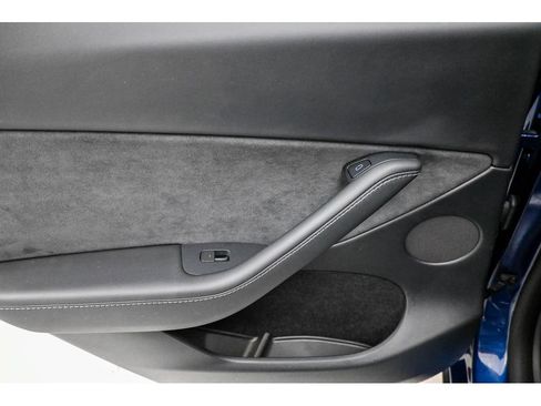 Used 2023 Tesla Model Y Performance AWD/4WD image 25