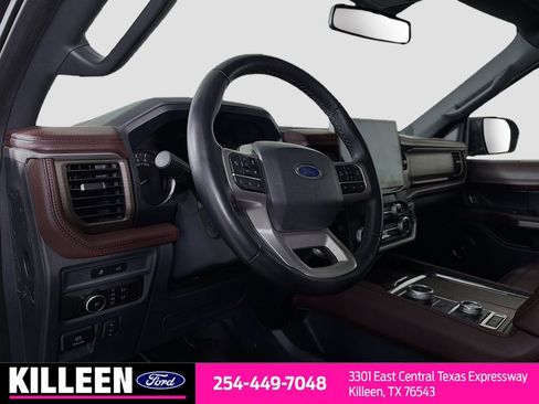 Used 2024 Ford Expedition Max Limited image 10