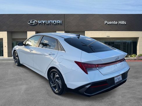 Certified 2025 Hyundai Elantra SEL image 4