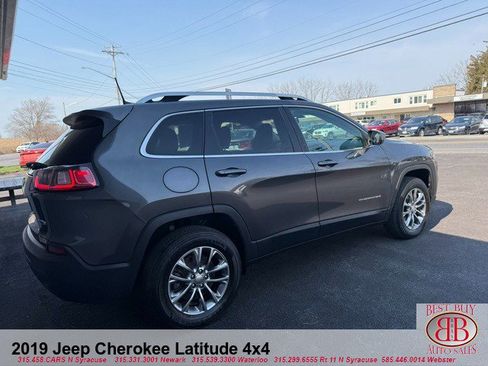 Used 2019 Jeep Cherokee Latitude Plus AWD/4WD image 5
