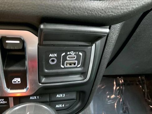 Certified 2025 Jeep Wrangler Sport AWD/4WD image 30