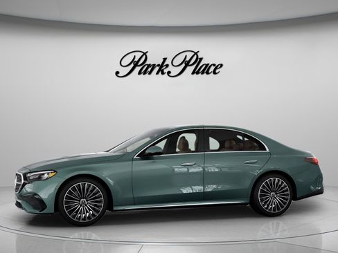 Used 2026 Mercedes-Benz E 350 Sedan image 4