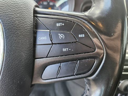 Used 2022 Dodge Charger SXT w/ Blacktop Package image 15