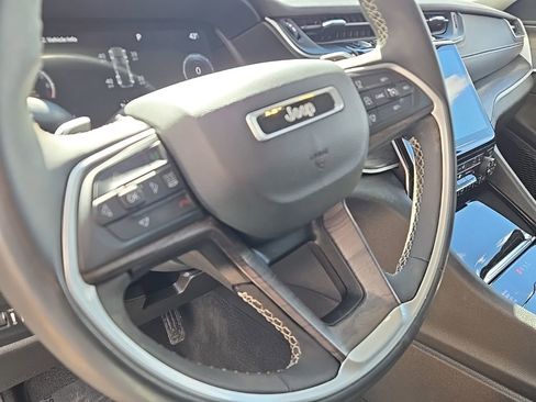 Certified 2023 Jeep Grand Cherokee Limited w/ MOPAR Finishing Package AWD/4WD image 21