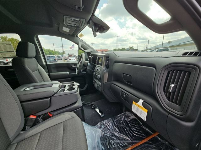 New 2026 Chevrolet Silverado 2500 Custom w/ Custom Value Package AWD/4WD image 31