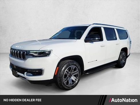 Used 2024 Jeep Wagoneer L Series II w/ Flexible Seating Group RWD image 1