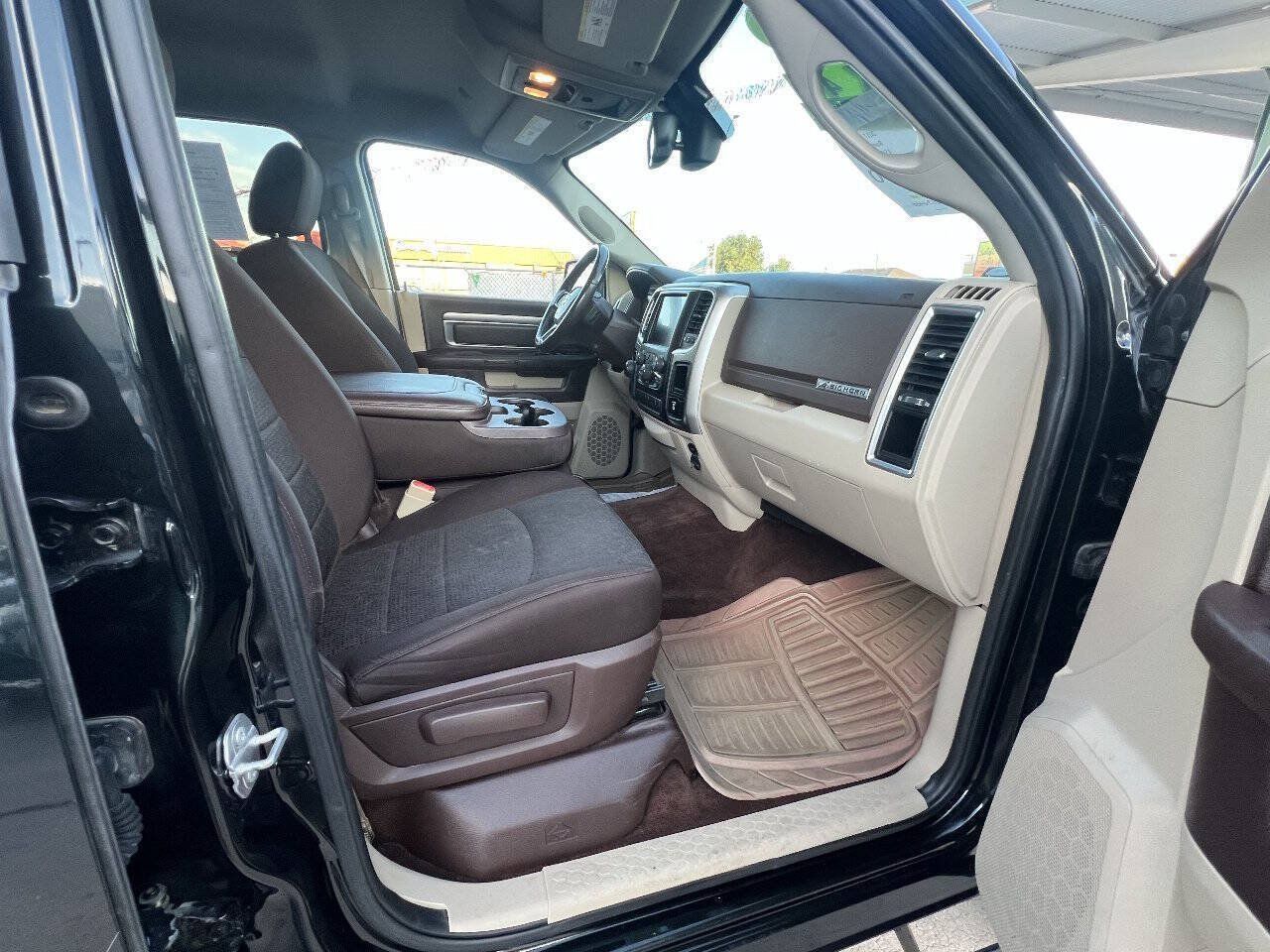 Used 2017 RAM 1500 Big Horn AWD/4WD image 13