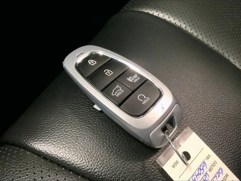 Used 2023 Hyundai Santa Fe SEL w/ Premium Package image 17