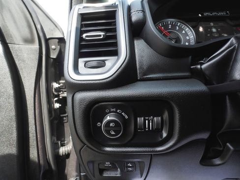 Used 2023 RAM 1500 Laramie AWD/4WD image 16