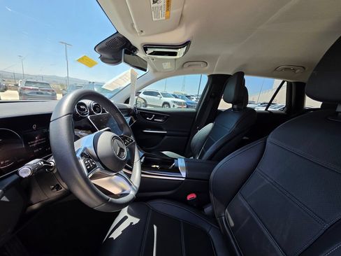 Used 2024 Mercedes-Benz GLC 300 4MATIC image 15