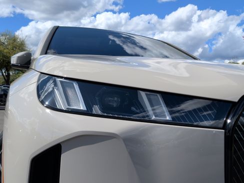 New 2026 BMW iX xDrive60 w/ M Sport Package image 3