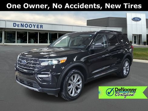 Used 2023 Ford Explorer XLT w/ Equipment Group 202A image 1