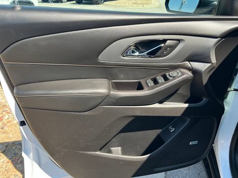 Used 2020 Chevrolet Traverse RS w/ LPO, Floor Liner Package AWD/4WD image 17