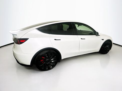 Used 2023 Tesla Model Y Performance AWD/4WD image 10