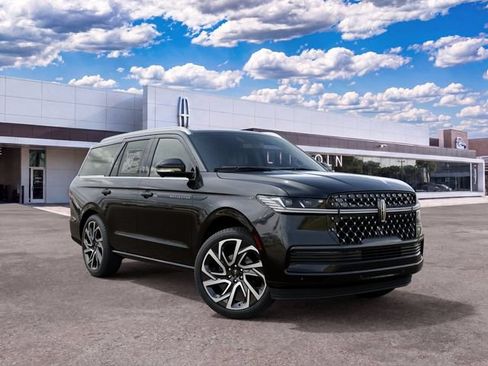 New 2027 Lincoln Navigator Black Label AWD/4WD image 4