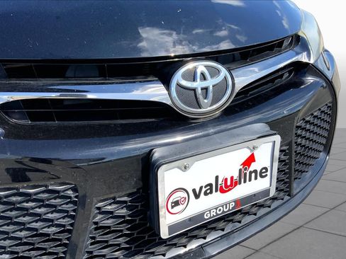 Used 2017 Toyota Camry SE FWD image 29
