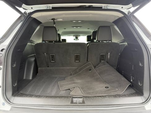 Used 2020 Chevrolet Traverse LT w/ LT Premium Package image 17