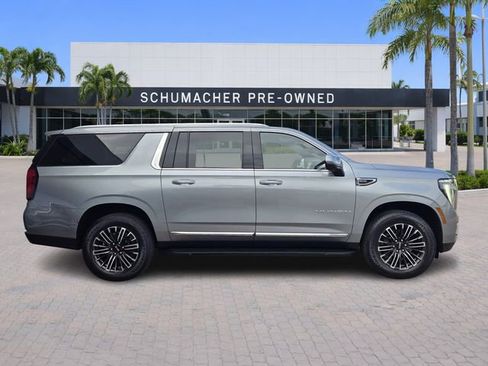 Used 2025 GMC Yukon XL Elevation image 8