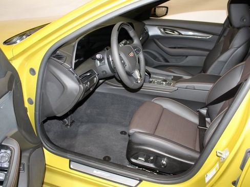 Used 2025 Cadillac CT5 V image 7