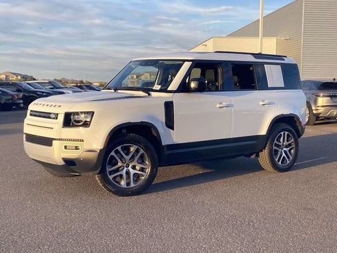Used 2025 Land Rover Defender 110 S AWD/4WD image 2