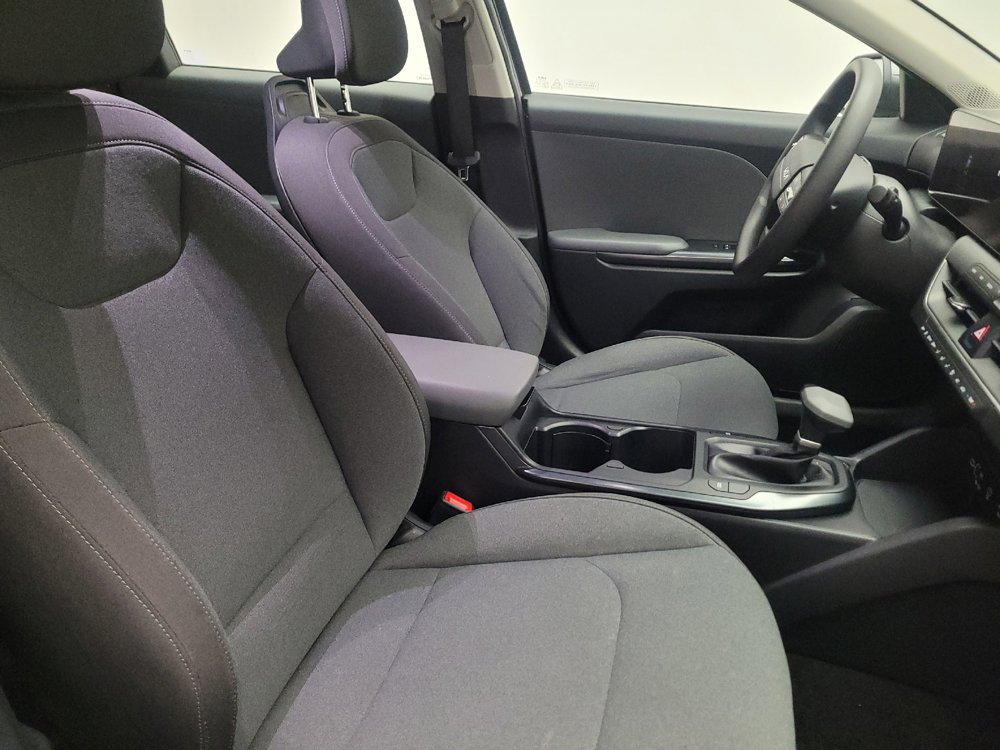 Used 2025 Kia K4 FWD image 21