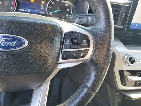 Used 2022 Ford Explorer XLT w/ Equipment Group 202A image 27