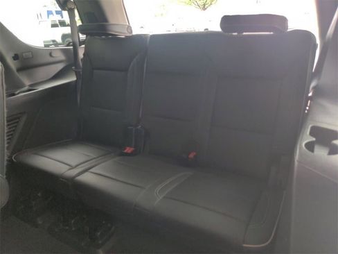 Certified 2024 GMC Yukon SLT w/ SLT Luxury Package image 37